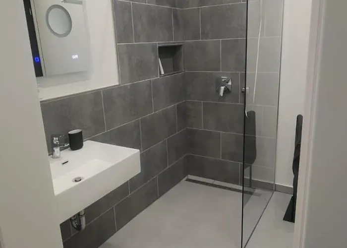 Moderne Penthouse Mit Grosser Terasse 公寓 巴特拉瑟菲